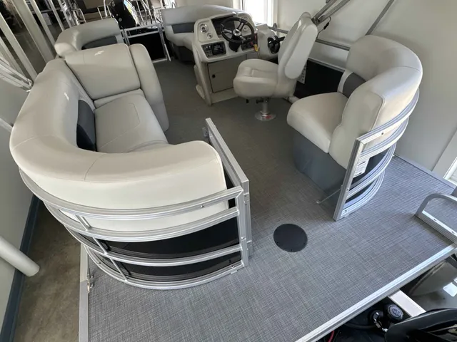 Boat Thumbnail 6