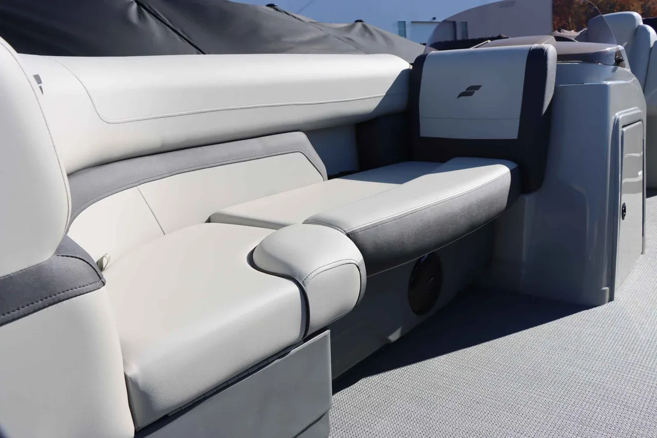 Boat Image 9