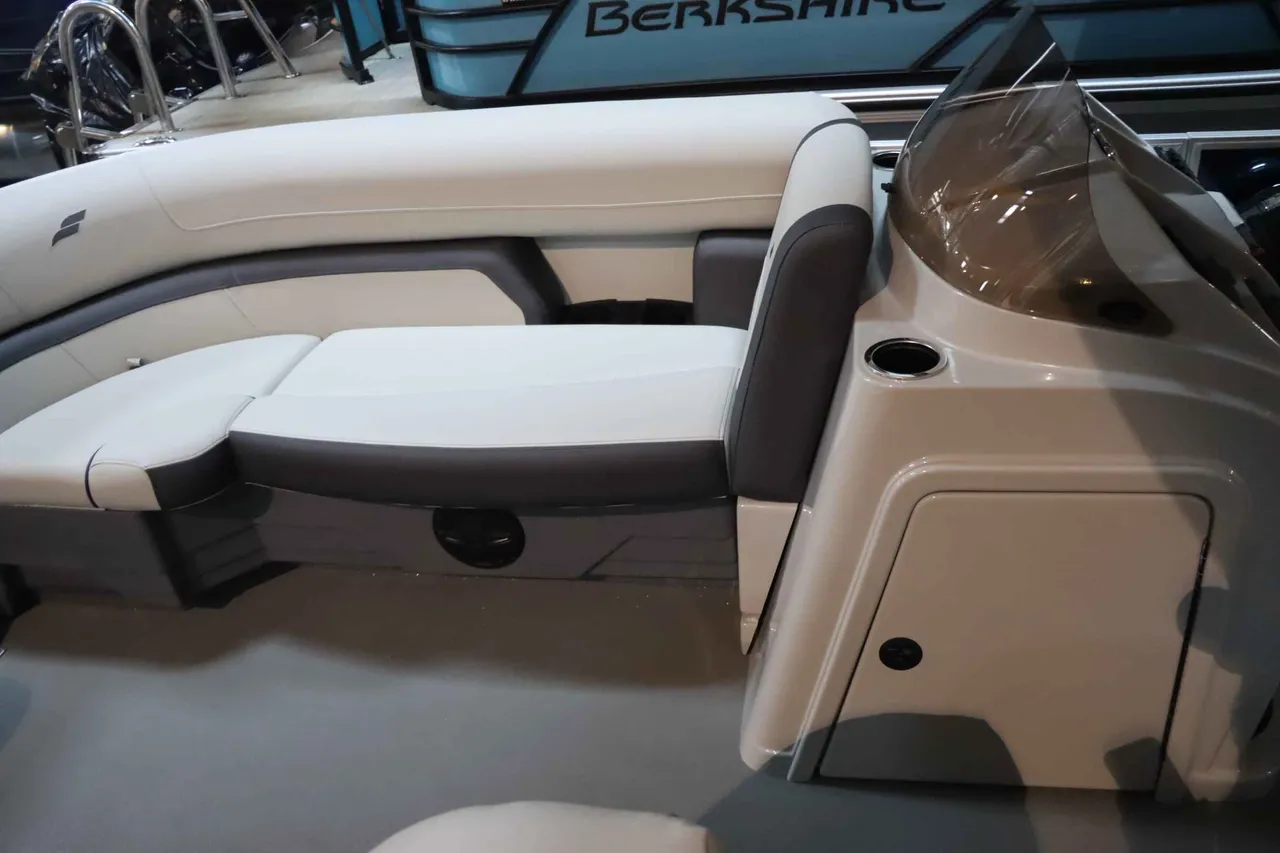 Boat Image 16